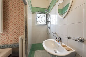 Bathroom - Fossi Panoramic Terrace by MMega (Florence)