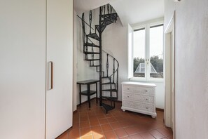 Interior - Fossi Panoramic Terrace by MMega (Firenze)