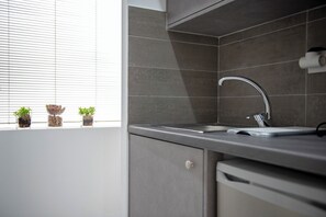 Interior - BES 2 - Minimal New Studio by GHH (Kesariani)