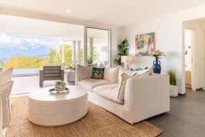 Living area - Amara 4 - Luxury villa with sea view (Les Trois-Îlets)