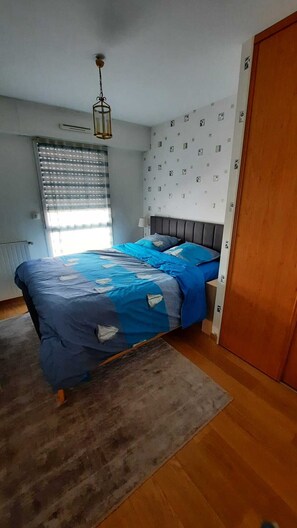 1 bedroom, iron/ironing board, bed sheets - Residence Eden Apt T2 very quiet, city center with secure underground parking (Vannes)