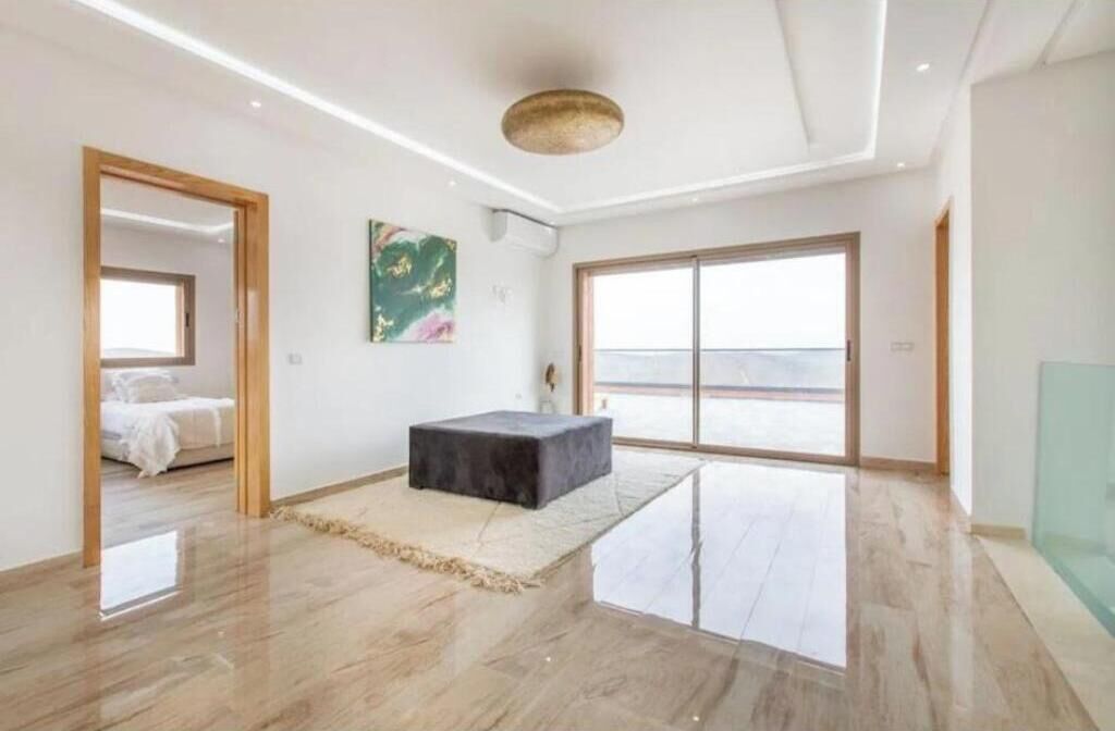 4 slaapkamers, een strijkplank/strijkijzer, wifi, beddengoed