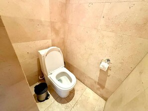 Shower, hair dryer, shampoo - 13 E - Apartamento con vista al mar 2 BR (Panamá)