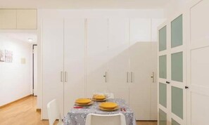 Dining - AP4 - Apartment in the heart of Milan (Milano)