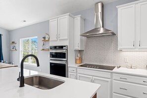 Private kitchen - Starlight Cove𓇼Spacious+Stunning | 0.6mi to Beach (Oak Island)