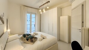 1 bedroom, iron/ironing board, WiFi, bed sheets - Apartment with Balcony, Wi-Fi and Air Conditioning (Milano)