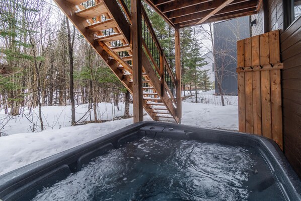 Outdoor spa tub - Pool, Spa, sauna & Pool Table | Beaulieu 110 (Pont-Rouge)