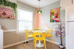 Dining - Retro Red Panda (Louisville)