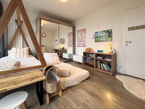 Room - Family villa for 6 people with sea view (Vallauris)