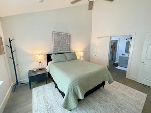 2 habitaciones, tabla de planchar con plancha, wifi y ropa de cama
