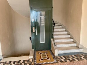 Interior - Charming Apartment (Reims)