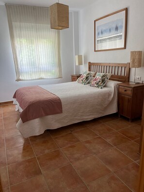 2 bedrooms, WiFi, bed sheets