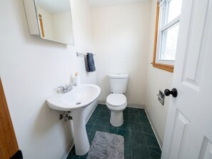 Hair dryer, towels - Work + Relax + Play | 3BR Home w/ Ping Pong Table (Liverpool)