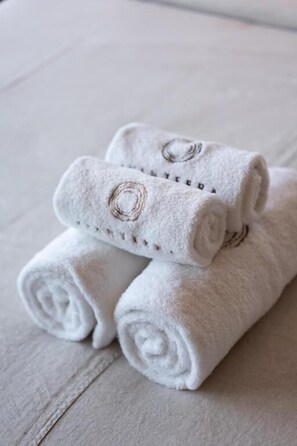 Bathroom amenities - Mizu Homes (Lembongan Island)