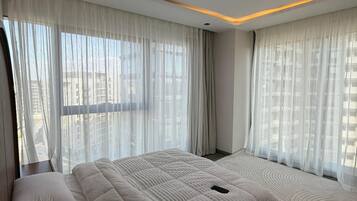 Luxury Apartment, Park View