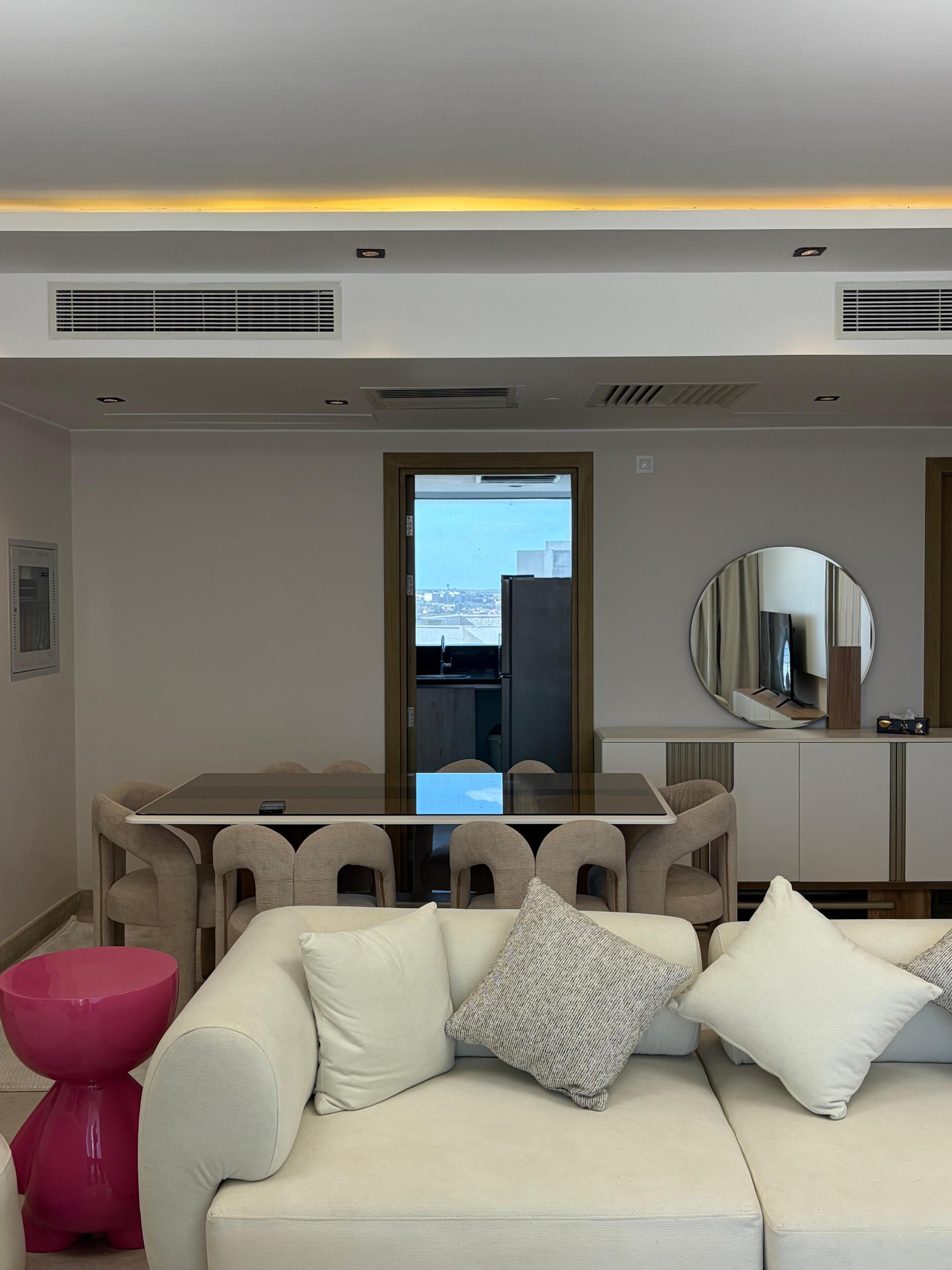 Luxury Apartment, Park View | Living area