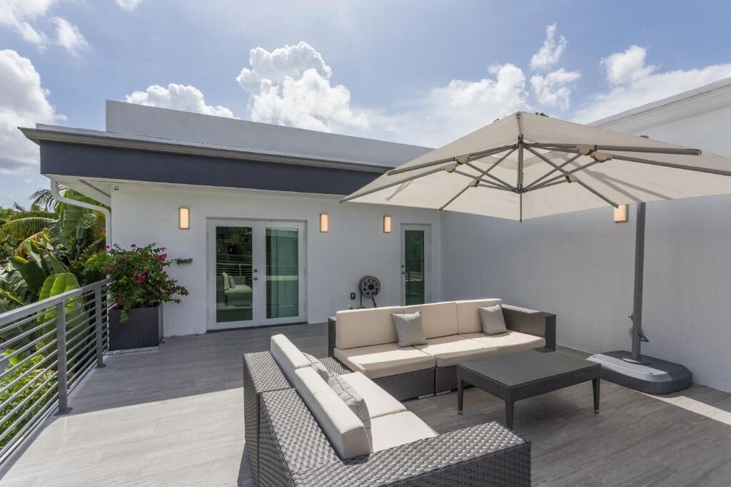 Luxury Double Room, 1 King Bed, Garden View | Terrace/patio