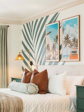 4 bedrooms, iron/ironing board, WiFi, bed sheets - Luxury Beach House | Pool + Movie Theater (Jacksonville Beach)