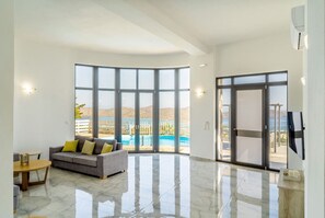 Smart TV - Seaview Villa Private Pool & BBQ, near Elounda Bay (Schisma Eloundas)