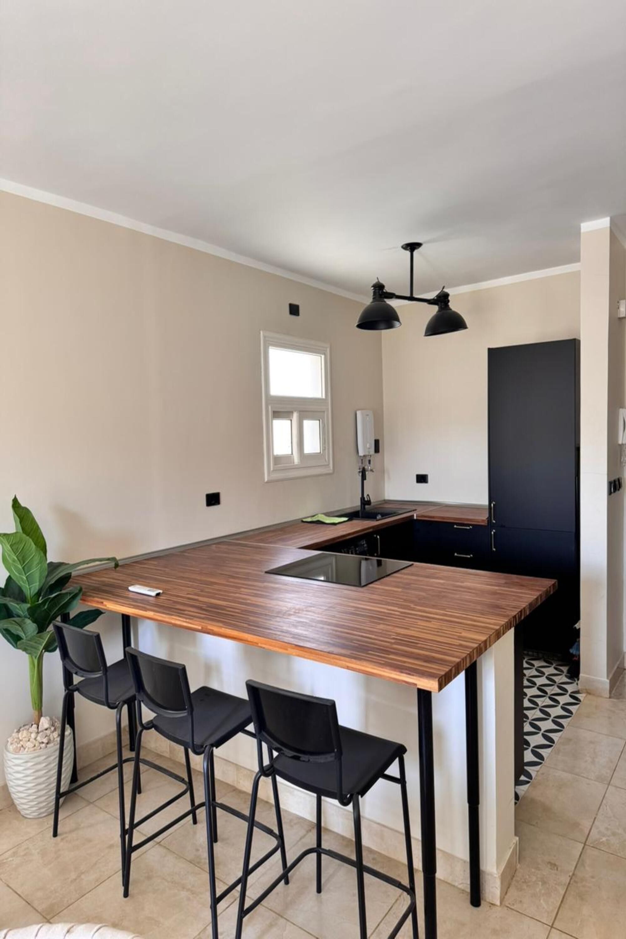 Superior Apartment, Balcony, Garden View | Interior
