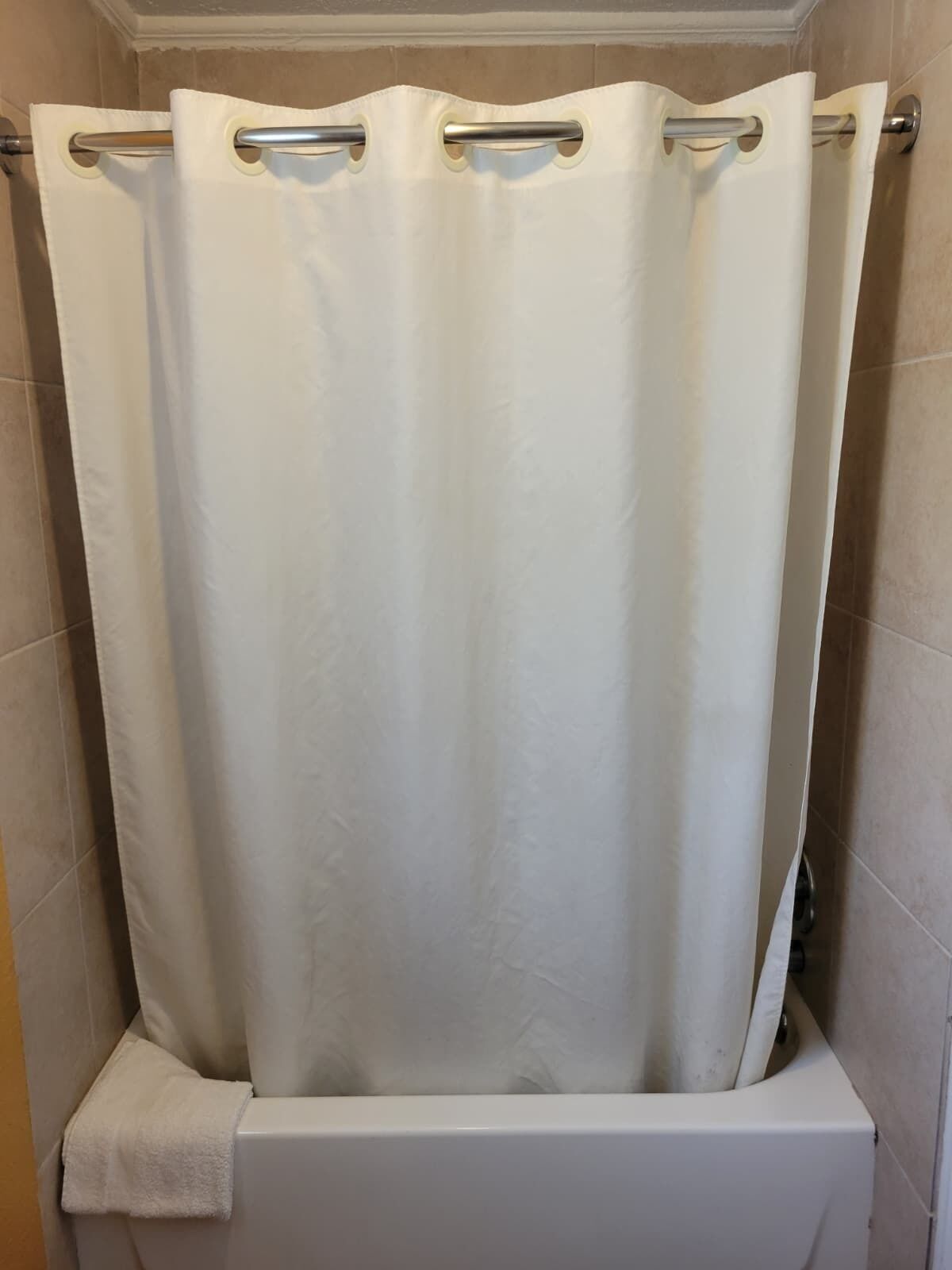 Chambre, 1 très grand lit, non-fumeur | Salle de bain