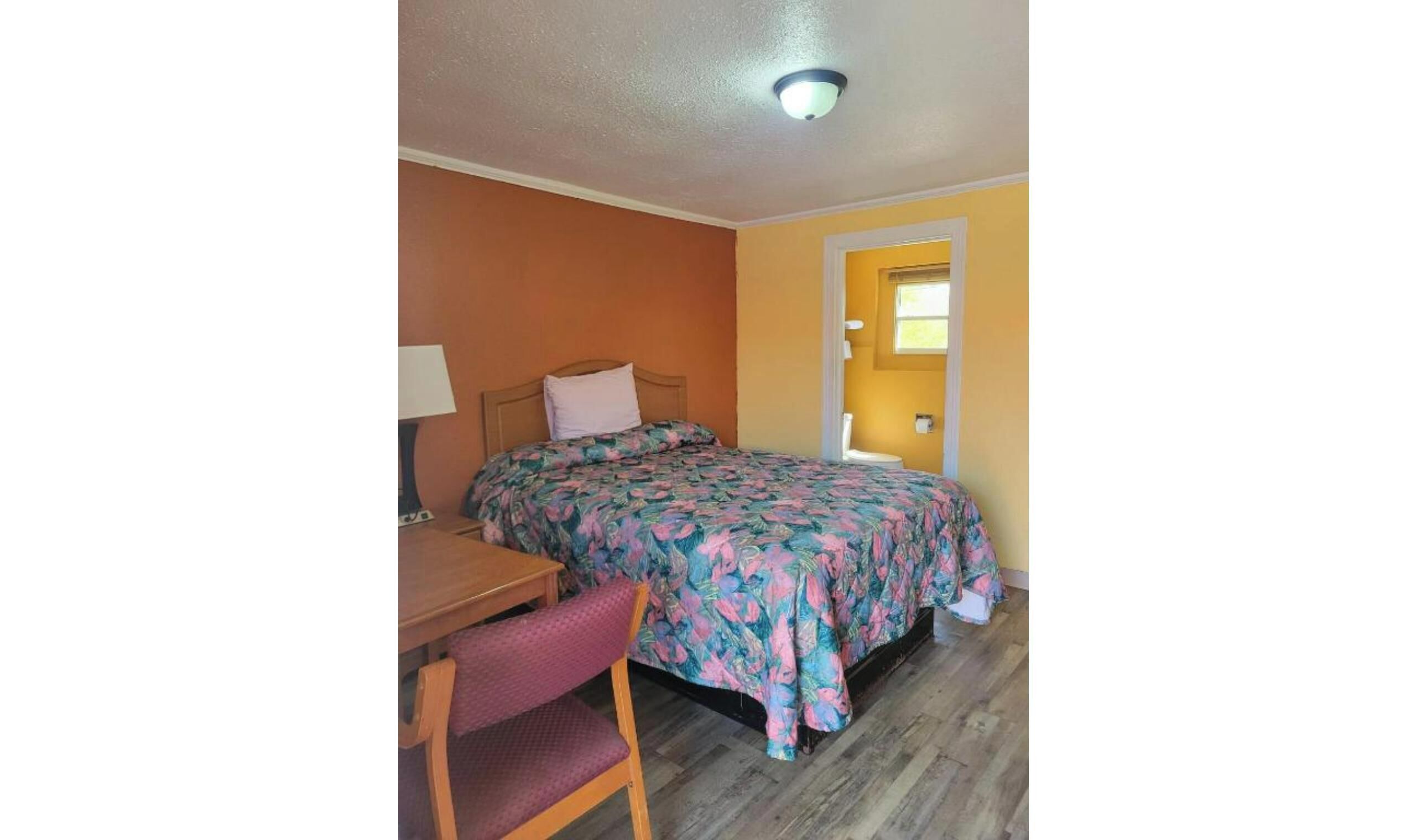Room, Non Smoking (Full Bed) | Bed sheets