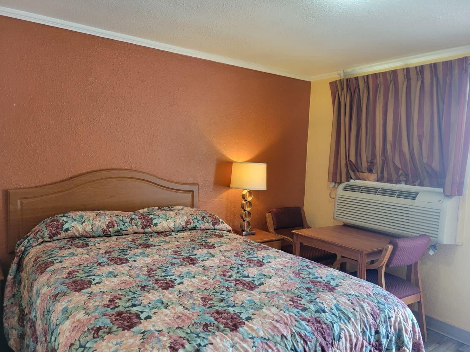 Room, 1 Queen Bed, Non Smoking | Bed sheets