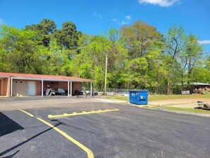 Exterior - Relax Inn Daingerfield Near Mount Pleasant TX (Daingerfield)