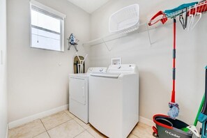 Interior - Spacious 6BR Family Villa, 13 miles to Disney, Private Pool, Resort Waterpark (Kissimmee)