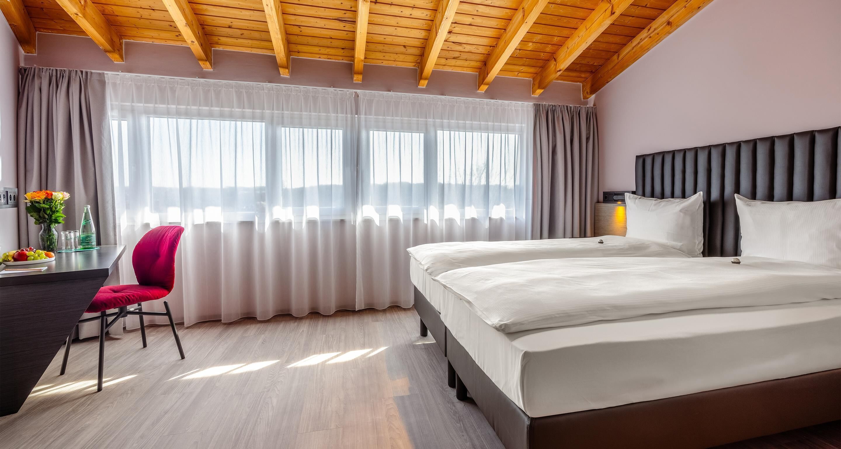 Deluxe Room, 2 Single Beds, Kitchenette