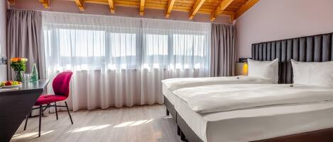 Deluxe Room, 2 Twin Beds, Kitchenette