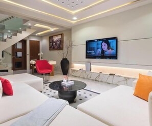 Apartamento standard, sacada, vista para a cidade | Parte interna