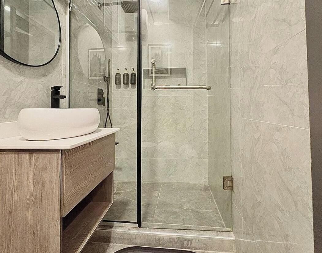 Standard Apartment, Balcony, City View | Bathroom | Free toiletries, hair dryer, towels, soap