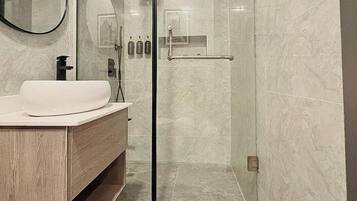 Standard Apartment, Balcony, City View | Bathroom | Free toiletries, hair dryer, towels, soap