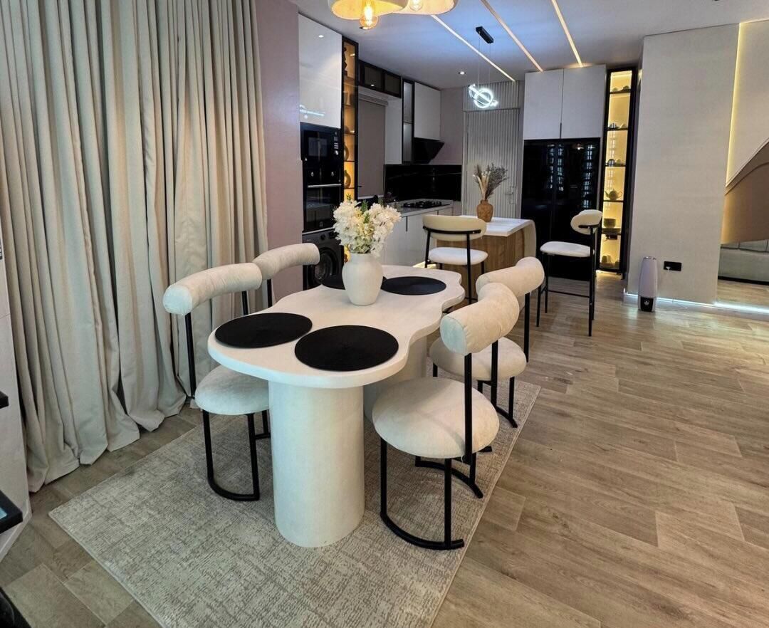 Standard Apartment, Balcony, City View | Dining
