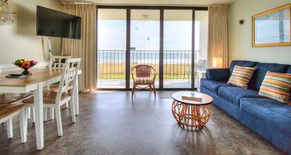 Oceanfront 1 Bedroom Condo at Carolina Beach, perfect for families or couples!
