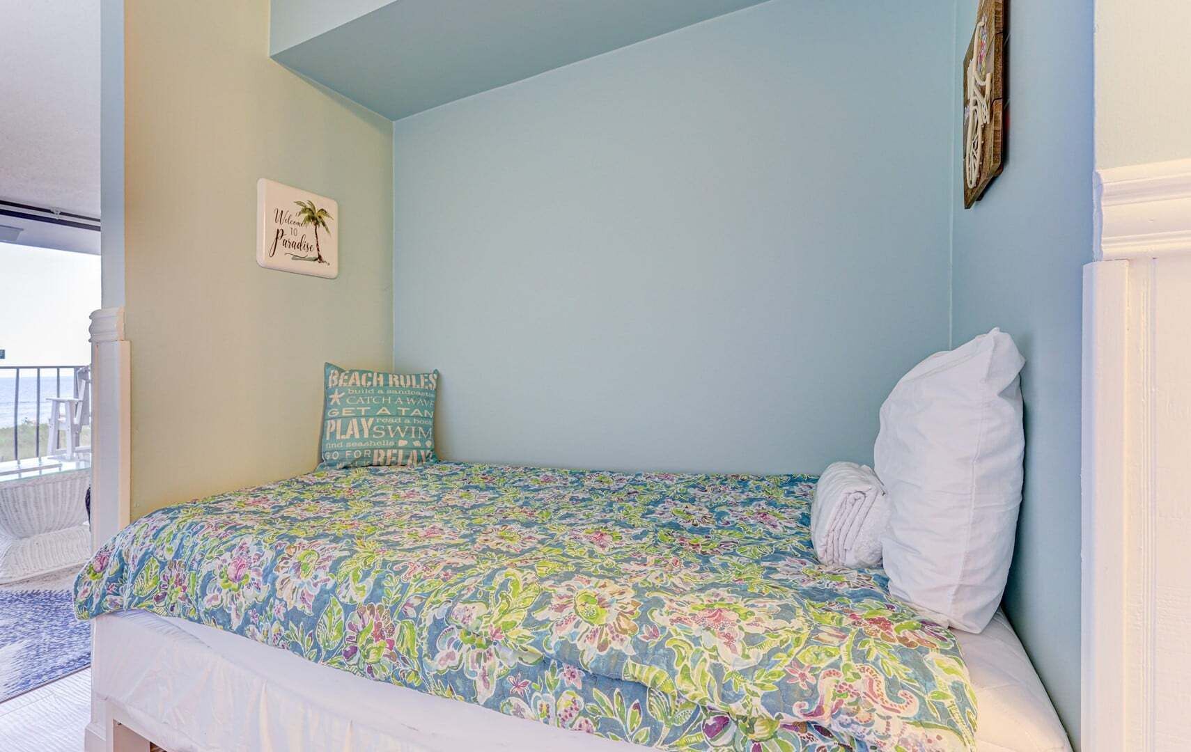 Free WiFi, bed sheets
