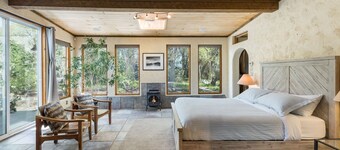 Private El Salto Retreat - Fireplaces, Views