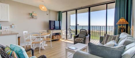Atlantic Towers 208-print-001-004-Main Living Area-4200x2758-300dpi