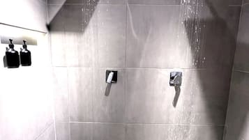 Deluxe Apartment, Balcony, Mountain View | Bathroom