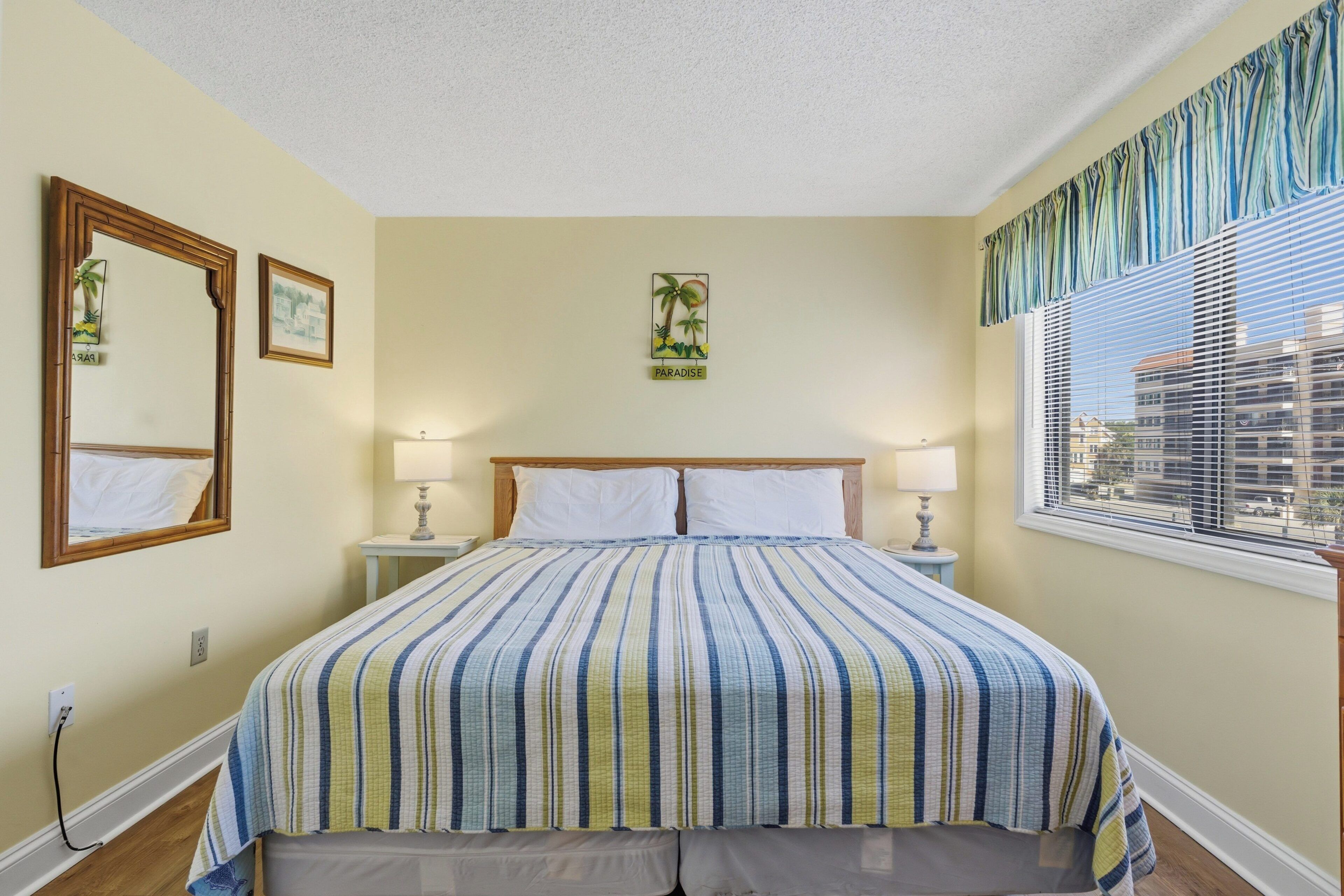 1 chambre, fer et planche à repasser, Wi-Fi gratuit, draps fournis
