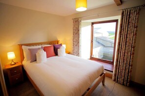 4 dormitorios, tabla de planchar con plancha, wifi y ropa de cama