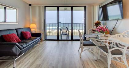 Cozy 1-bedroom oceanfront condo at Carolina Beach, perfect for a relaxing getaway.