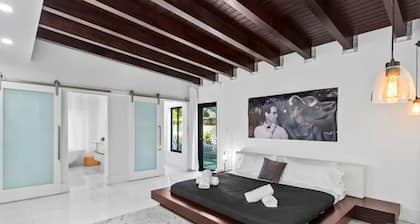 Luxury Miami Stay by Glam Homes