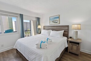 2 bedrooms, desk, iron/ironing board, free WiFi - Pinnacle Port with Gulf & Lake Views | Pools | West End PCB (Panama City Beach)