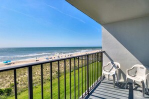 Property grounds - Experience beachfront bliss in this cozy 1-bedroom, Carolina Beach retreat. (Carolina Beach)