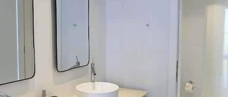 Douche, séchoir à cheveux