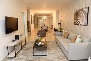 TV - 59A apartamento con vista panoramica, con 2 rec (Panamá)