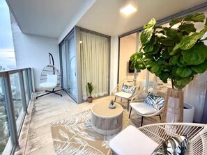 Terrace/patio - Apto 61C con balcón frente al mar, 1 rec y 2 baños (Panamá)