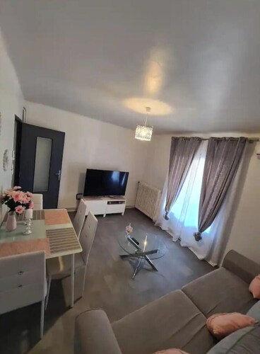 T3 apartment in a private air-conditioned residence